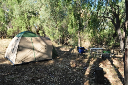 Camping beside the Macquarie River
